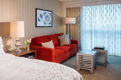 Photo 4 - Renaissance Newark Airport Hotel