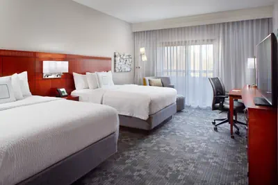 Photo 4 - Courtyard by Marriott Greensboro