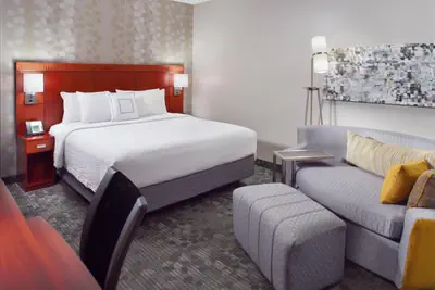 Photo 5 - Courtyard by Marriott Greensboro