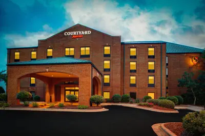 Photo 2 - Courtyard by Marriott Riverfront New Bern