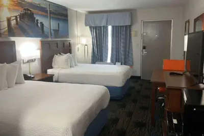 Photo 5 - Days Inn by Wyndham Greenville