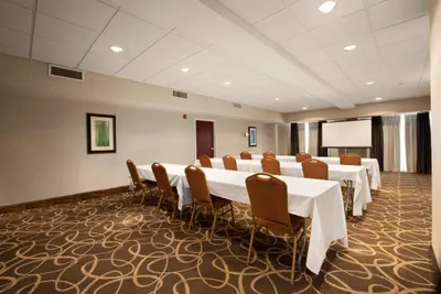 Photo 5 - Wingate by Wyndham High Point Greensboro Airport South