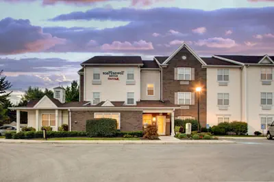 Photo 2 - TownePlace Suites by Marriott Findlay