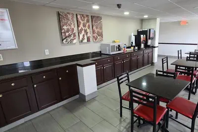 Photo 4 - Red Roof Inn & Suites Duncan