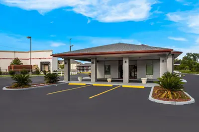 Photo 3 - Red Roof Inn & Suites Thomasville