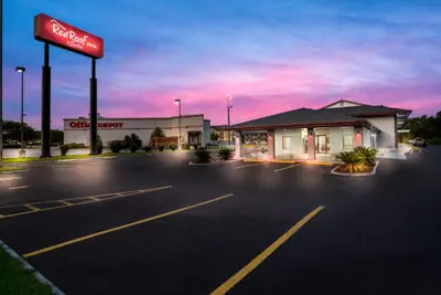Photo 5 - Red Roof Inn & Suites Thomasville