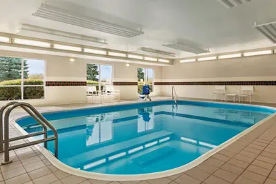Photo 2 - Country Inn & Suites by Radisson, Springfield, OH