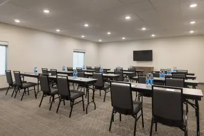 Photo 5 - Candlewood Suites McPherson by IHG