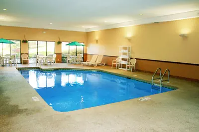 Photo 3 - Hampton Inn Cedar Rapids