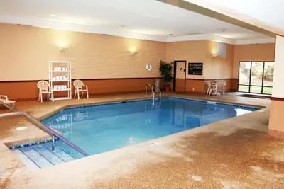 Photo 5 - Hampton Inn Cedar Rapids