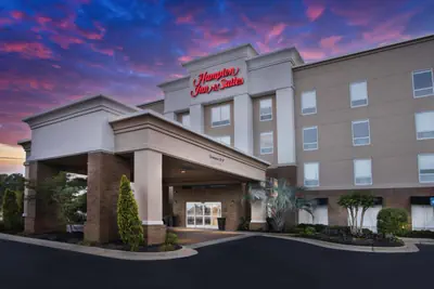 Photo 2 - Hampton Inn & Suites Phenix City- Columbus Area
