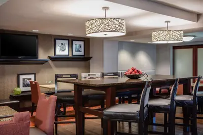 Photo 5 - Hampton Inn Dubuque