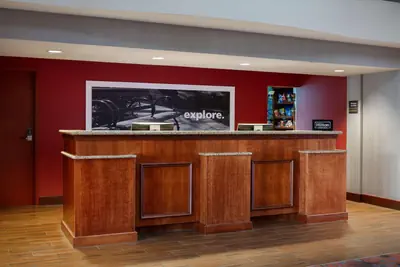 Photo 4 - Hampton Inn Dubuque