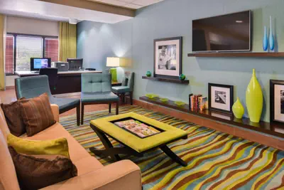 Photo 5 - Spark by Hilton Decatur