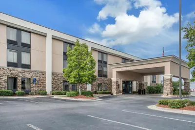 Photo 4 - Hampton Inn Douglas