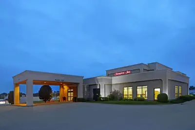 Photo 2 - Hampton Inn Keokuk