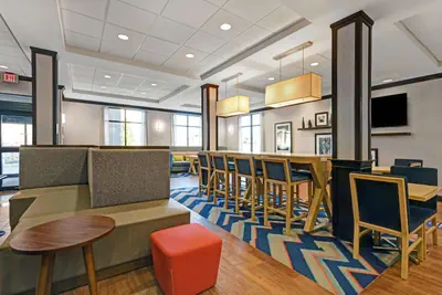 Photo 4 - Hampton Inn Farmington