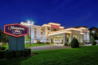 Photo 2 - Hampton Inn Van Buren