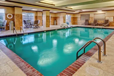 Photo 5 - Hampton Inn Van Buren