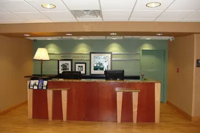 Photo 4 - Hampton Inn Garden City