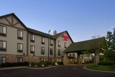 Photo 3 - Hampton Inn Kansas City The Legends