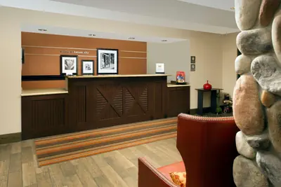 Photo 5 - Hampton Inn Kansas City The Legends
