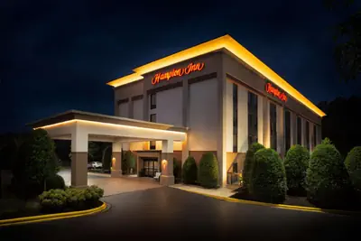 Photo 2 - Hampton Inn Morganton