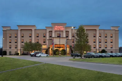Photo 3 - Hampton Inn & Suites Pine Bluff