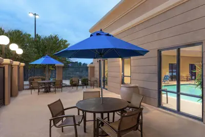 Photo 4 - Hampton Inn & Suites Pine Bluff