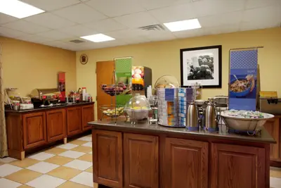 Photo 5 - Hampton Inn Sidney