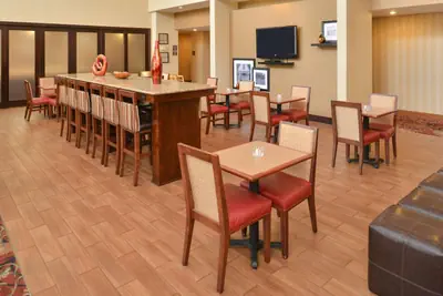 Photo 4 - Hampton Inn Selma