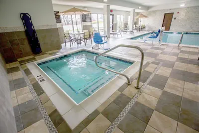 Photo 4 - Hampton Inn & Suites Toledo/Westgate