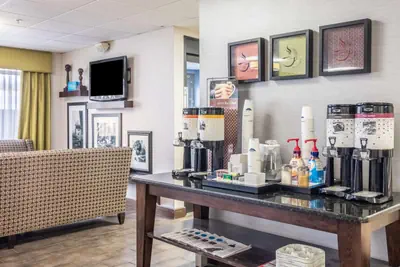 Photo 4 - Hampton Inn Youngstown-North