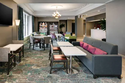 Photo 4 - Hampton Inn Freeport