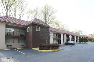 Photo 3 - Motel 6 Atlanta GA Atlanta Airport East