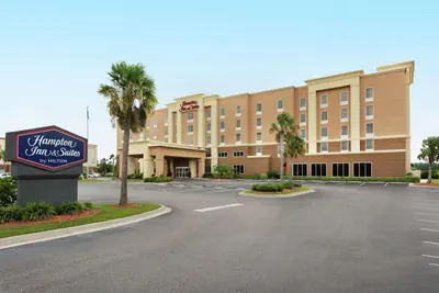 Photo 3 - Hampton Inn & Suites Brunswick