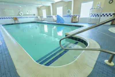 Photo 4 - Hampton Inn Batavia