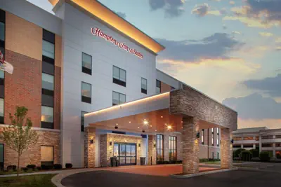 Photo 2 - Hampton Inn & Suites Chicago-Burr Ridge