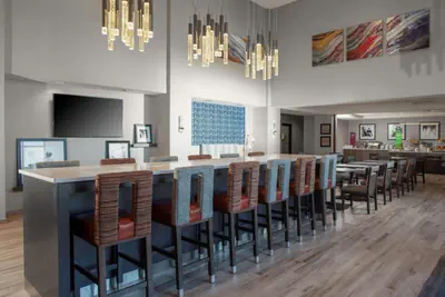 Photo 4 - Hampton Inn & Suites Chicago-Burr Ridge