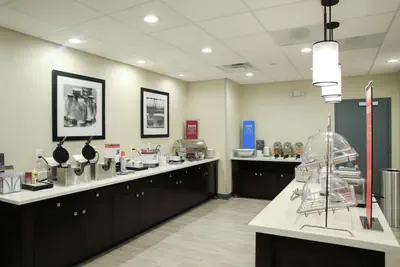 Photo 4 - Hampton Inn & Suites Mount Laurel/Moorestown
