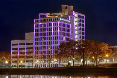 Photo 2 - Embassy Suites By Hilton Rockford Riverfront