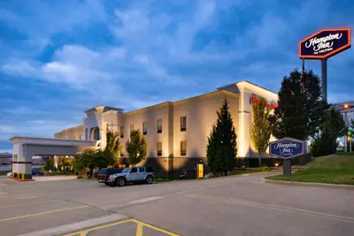 Photo 2 - Hampton Inn Kansas City Northeast