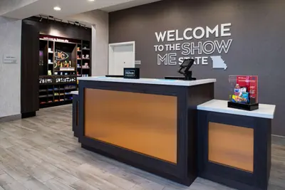 Photo 5 - Hampton Inn Kansas City Northeast