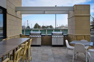 Photo 2 - Home2 Suites By Hilton Bowling Green, Oh