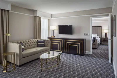 Photo 2 - Hilton President Kansas City