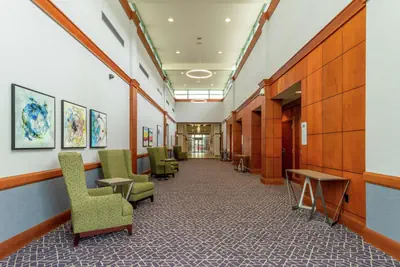 Photo 4 - Hilton Garden Inn Evanston