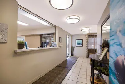 Photo 4 - Sonesta Simply Suites St Louis Earth City