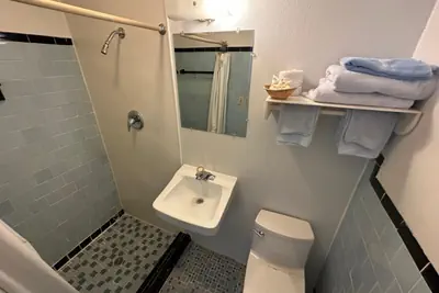 Photo 2 - Four Oaks Lodging