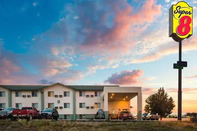 Photo 2 - Super 8 by Wyndham Pueblo