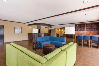 Photo 4 - Comfort Suites Saraland - North Mobile